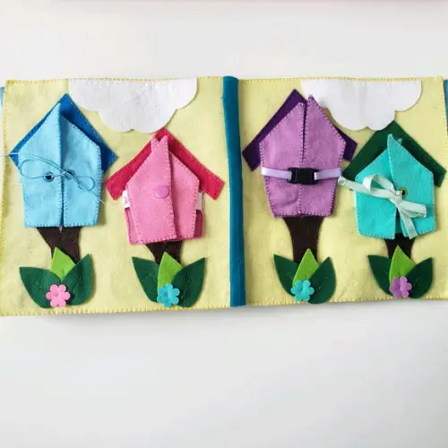 Livro Sensorial Interativo Cogumelo Casinha em Feltro