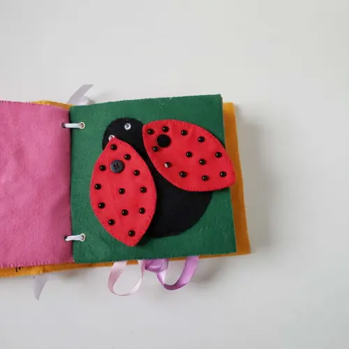 Livro Sensorial Quiet Book Corujinha em Feltro