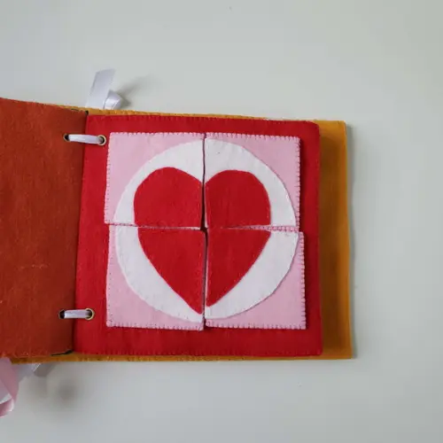Livro Sensorial Quiet Book Corujinha em Feltro