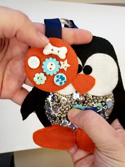 Pinguim Chocalho Cadê Meu Par em Feltro