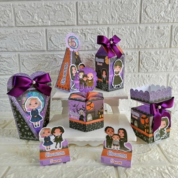 Kit 110 Peças Lembrancinhas Personalizadas Wandinha