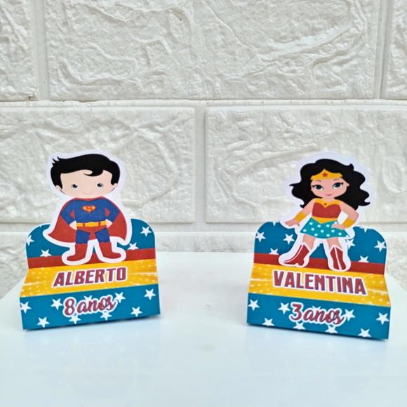 Kit 75 Lembrancinhas Super Homem e Mulher Maravilha