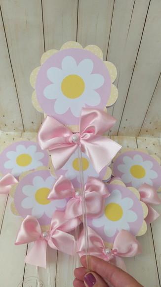 Aplique Centro de Mesa Margaridas Personalizado para aniversário