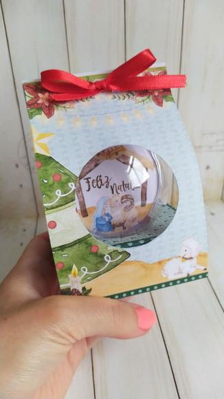 Caixinha com Bolinha de Natal Menino Jesus Presente