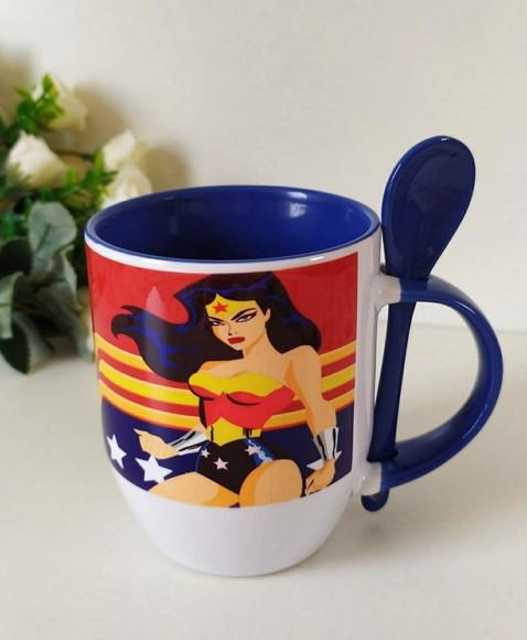 Caneca com colher personalizada Mulher Maravilha