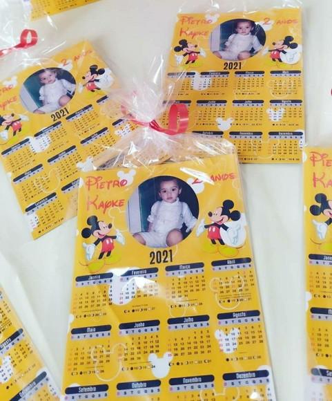 Imã de Geladeira com Calendário e Foto Mickey