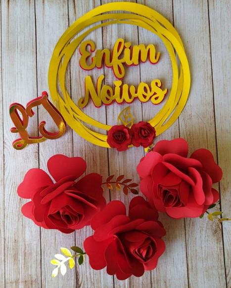 Topper para Bolo Noivado Luxo Flores de Papel