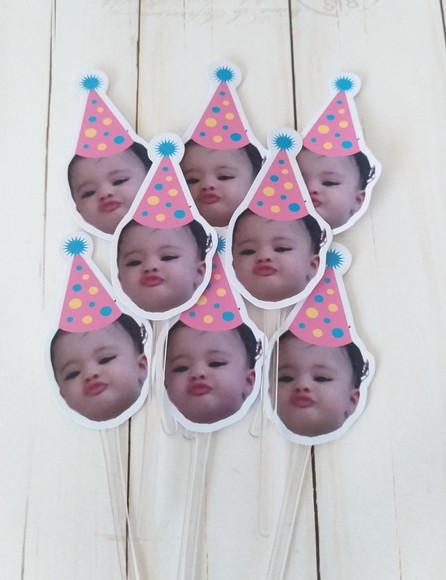 Topper para Docinhos com Foto Carinha Bebê e Chapeuzinho