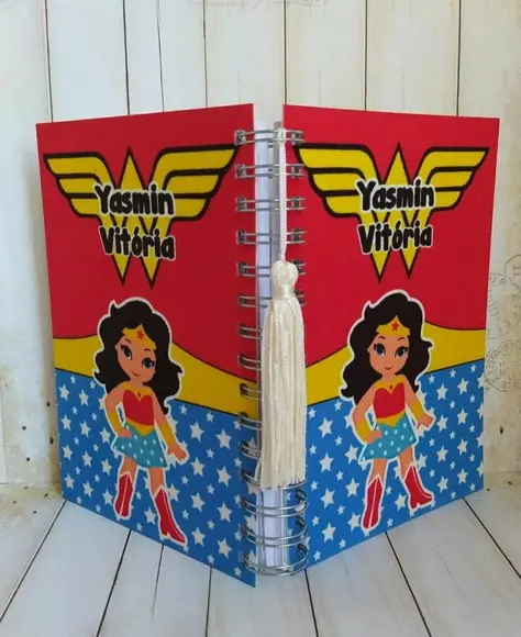 Agenda Escolar com Capa Personalizada Mulher Maravilha