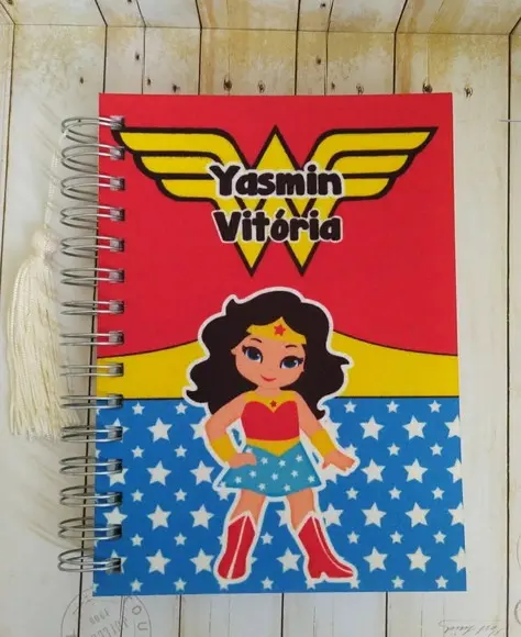 Agenda Escolar com Capa Personalizada Mulher Maravilha