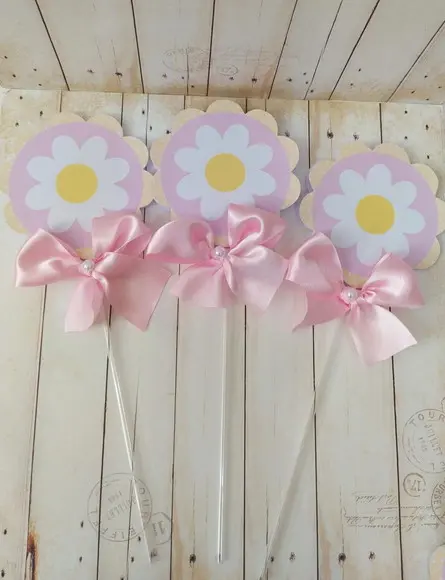 Aplique Centro de Mesa Margaridas Personalizado para aniversário