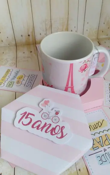 Caixa Surpresa Com Caneca 15 Anos