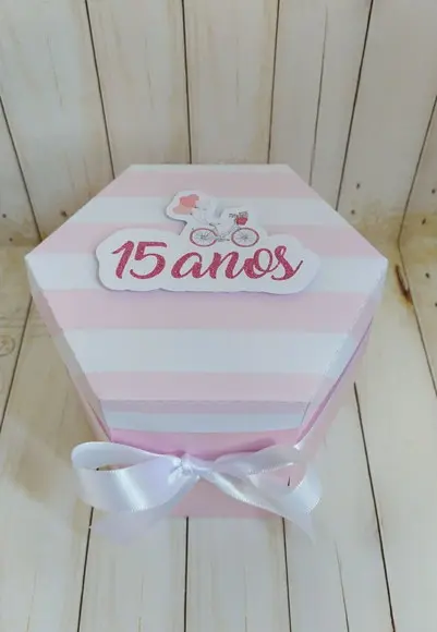 Caixa Surpresa Com Caneca 15 Anos