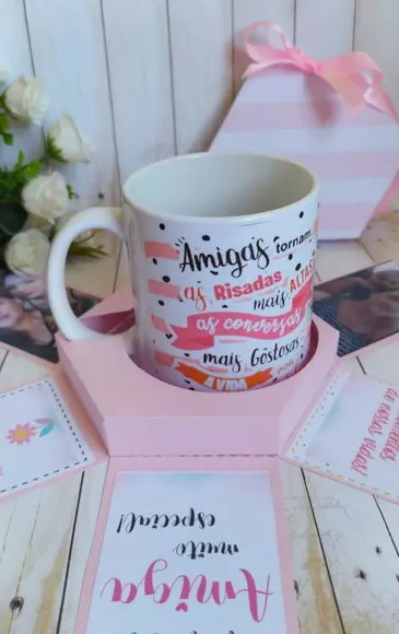 Caixa surpresa com caneca amigas