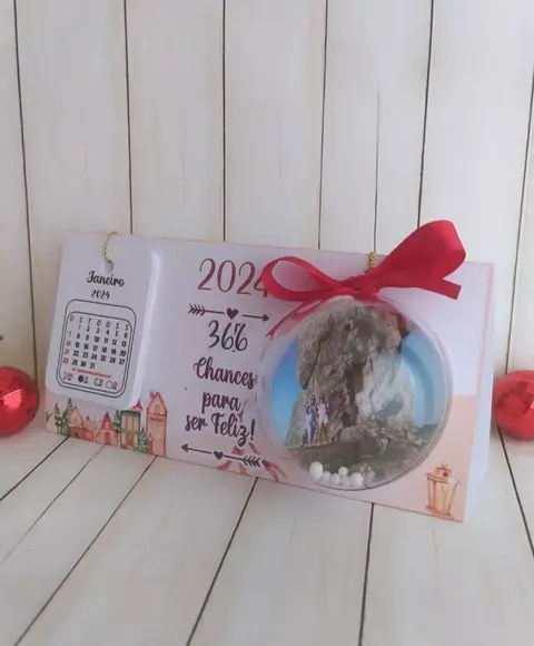 Calendário de Mesa com Esfera Natal Brinde Fim de Ano