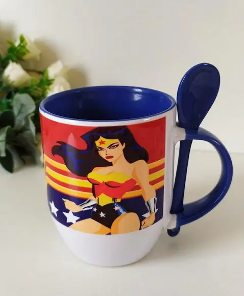 Caneca com colher personalizada Mulher Maravilha