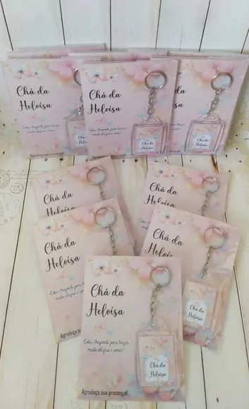 Card com Chaveiro lembrancinha Jardim Borboletas chá de bebê, r