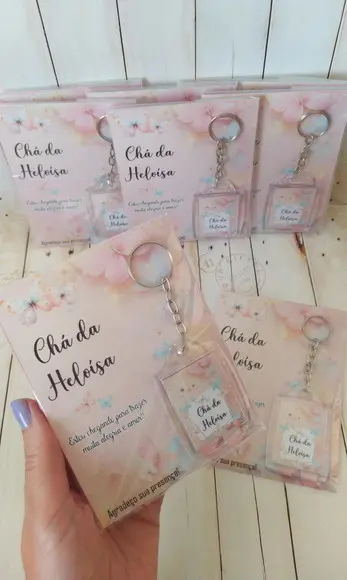 Card com Chaveiro lembrancinha Jardim Borboletas chá de bebê, revelação, aniversário infantil