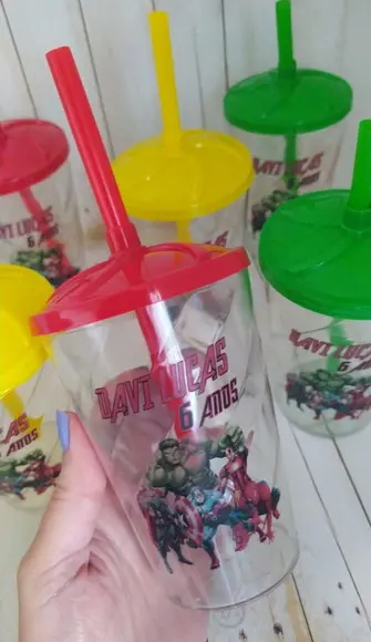 Copo Twister com Canudo Vingadores