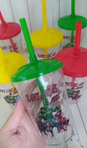 Copo Twister com Canudo Vingadores