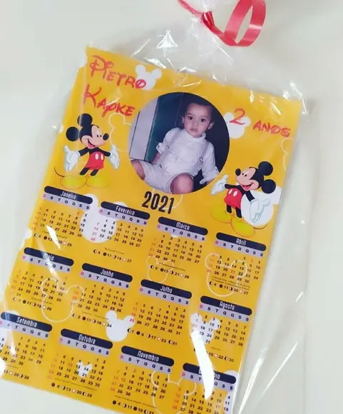 Imã de Geladeira com Calendário e Foto Mickey