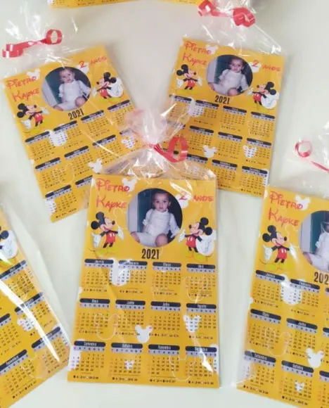 Imã de Geladeira com Calendário e Foto Mickey