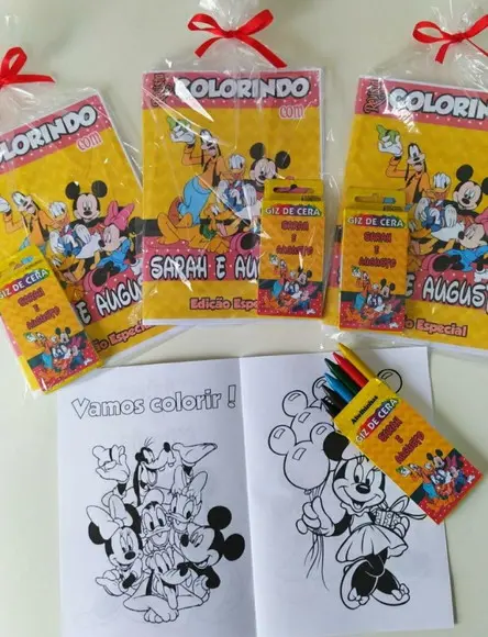 Livrinho de Colorir com Giz de Cera Turma do Mickey