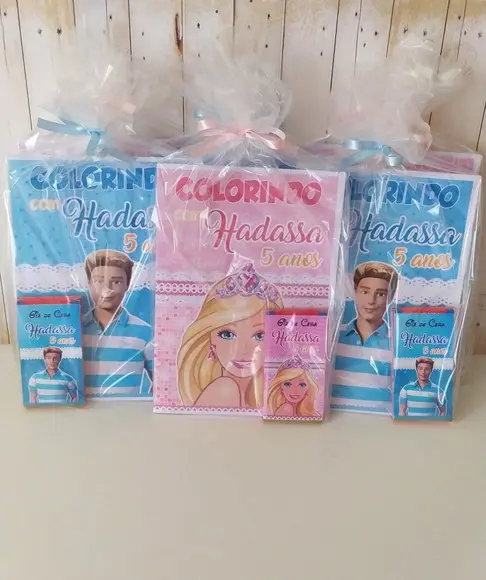 Livrinho de Colorir Ken e Barbie Lembrancinha Kit 30 Unid.