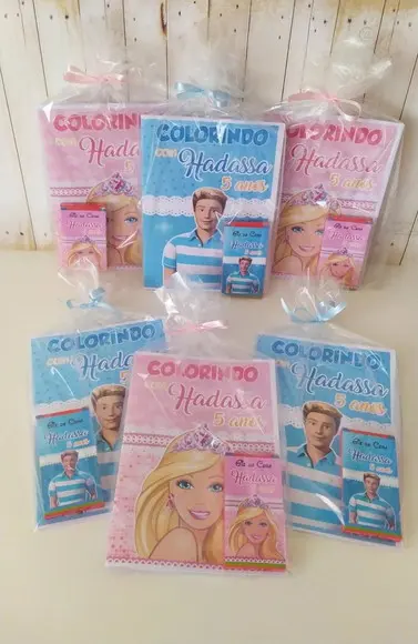 Livrinho de Colorir Ken e Barbie Lembrancinha Kit 30 Unid.