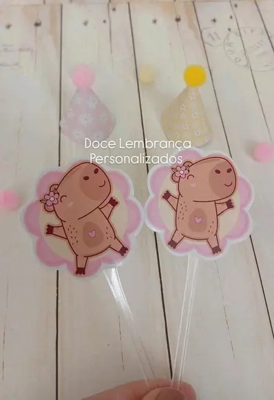 Mini Chapéu Topper Docinhos Capivara Cute Decoração Mesa