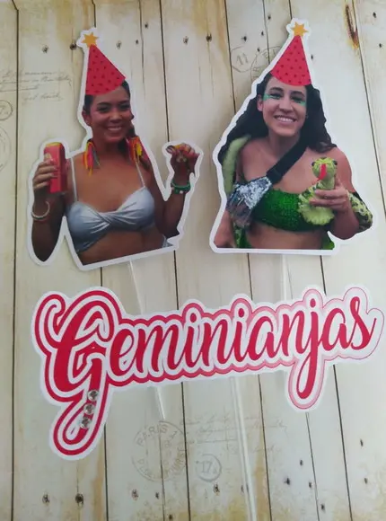 Topper para Bolo com Foto e Chapéu Aniversário Adulto Mulher