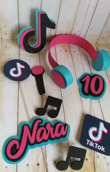Topper para Bolo Tik Tok com Fone 3d