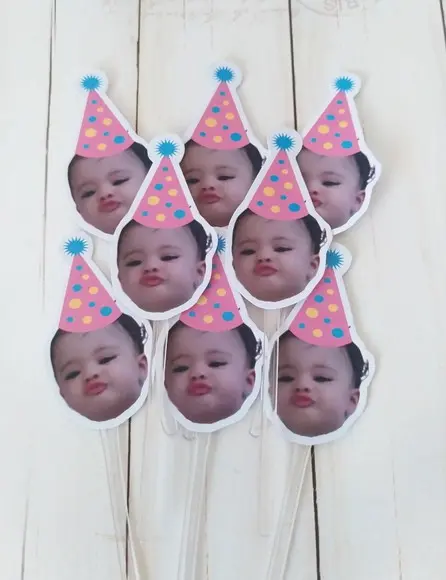 Topper para Docinhos com Foto Carinha Bebê e Chapeuzinho