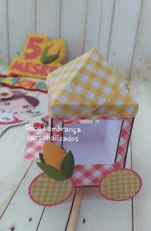 Topper de bolo Festa Junina Barraca 3d Mesversário Menina
