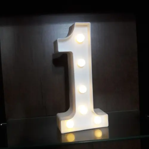 Luminária de LED Decoração Número 18 Branco 22 cm
