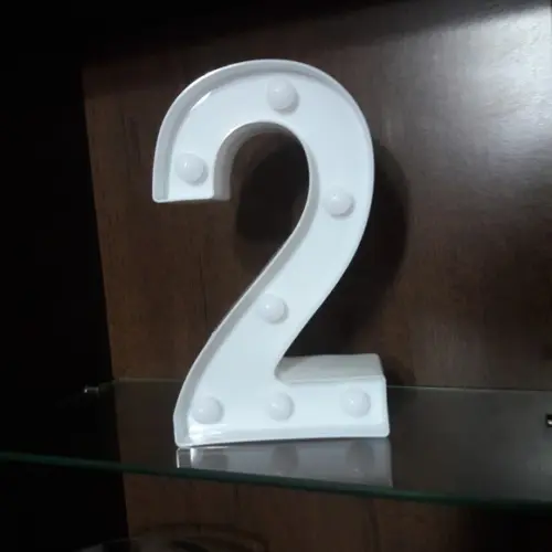 Luminária de LED Decoração Número 2 Branco 22 cm