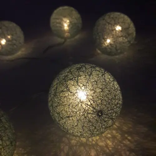 Luminária Decorativa Cordaõ de Luz 10 Bolas Várias Cores