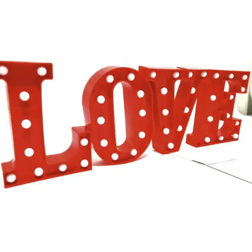 Luminária Letreiro LOVE de LED Decoração Vermelha 22 cm