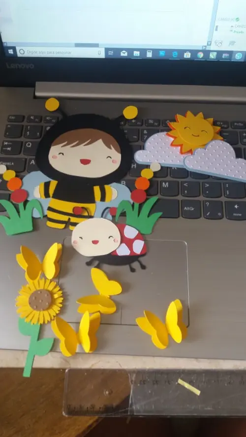 Arquivo de Corte Topo de Bolo - Abelhinha