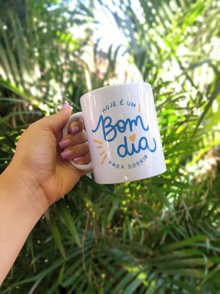 Caneca de Cerâmica Hoje É Um Bom Dia para Sorrir