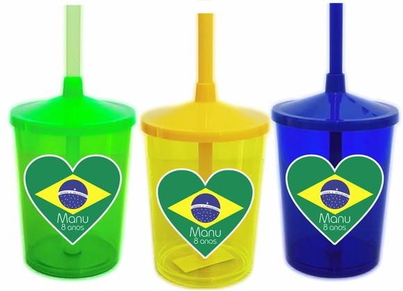 Copo Com Canudo Futebol Brasil Coração Verde E Amarelo