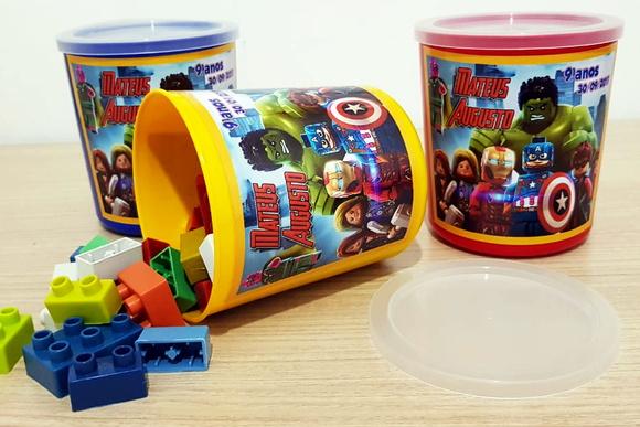 Pote com Peças para Montar Lego Marvel (tipo Lego)