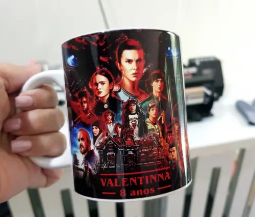 Caneca de Cerâmica Stranger Things