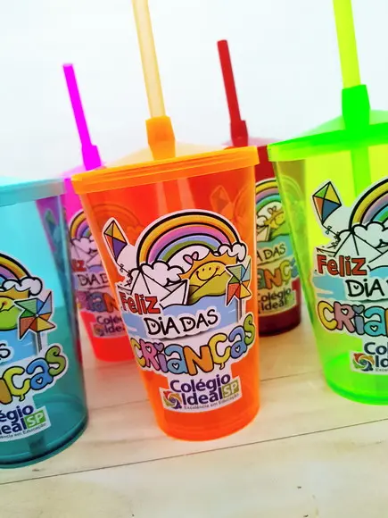 Copo com Canudo Dia das Crianças 570ml