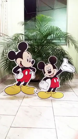 Display Totem de Chão Mickey