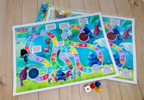 Jogo de Tabuleiro 15x21 Trolls com Dado e Pinos