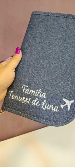 Porta Passaporte Família Fechamento em Zíper (4 Passaportes)