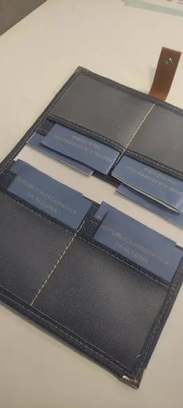 Porta Passaporte Personalizado (para 8 Passaportes)