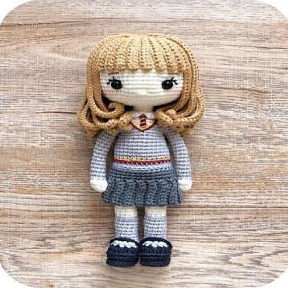 Boneca Hermione Granger em Amigurumi