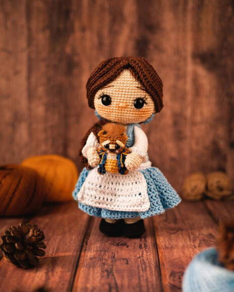 Boneca Princesa Bela em Amigurumi